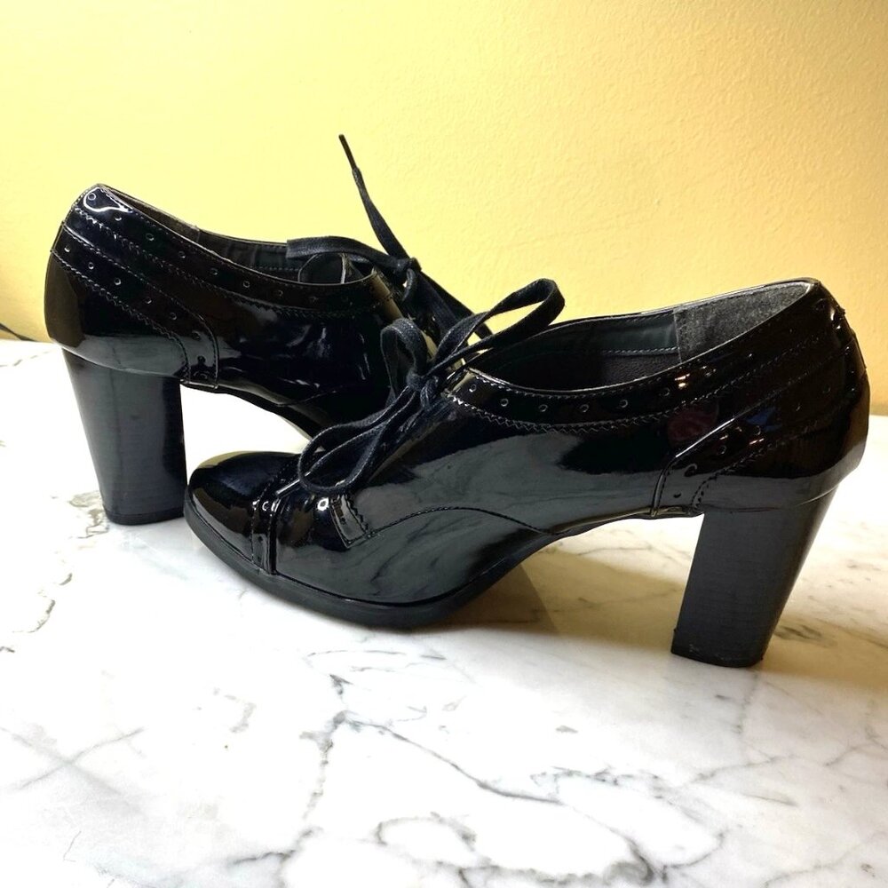 Aerosoles New York City Shooties Black Patten Leather  Shoes for women Size 9